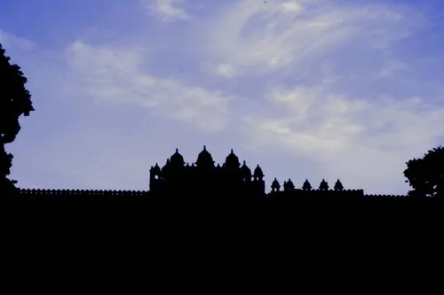 Múry pevnosti vo Fatehpur Sikri.