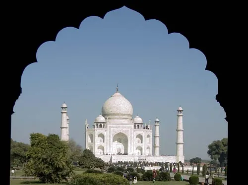 Taj Mahal v pasparte.