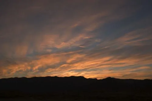Východ slnka nad polopúšťou ... (Pushkar)