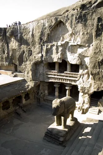 Všetko z jednej skaly... (Ellora)