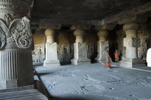 Jainistická jaskyňa (Ellora)