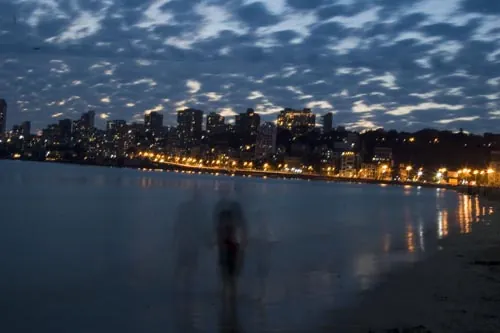 Nočný pohľad z Chowpatty Beach (Bombay)